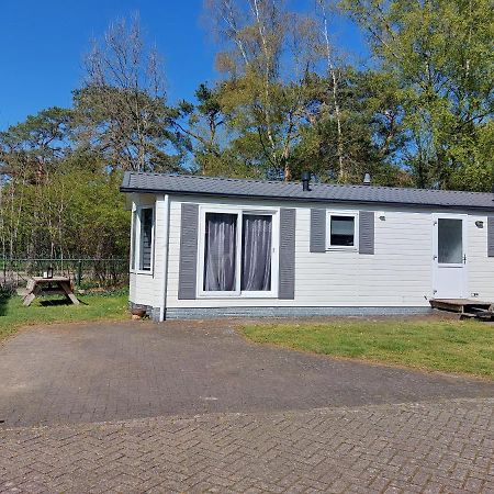 Ruim En Gezellig Chalet Voor 2 Personen Op De Veluwe Recreatiepark De Oude Driest Putten Exteriör bild