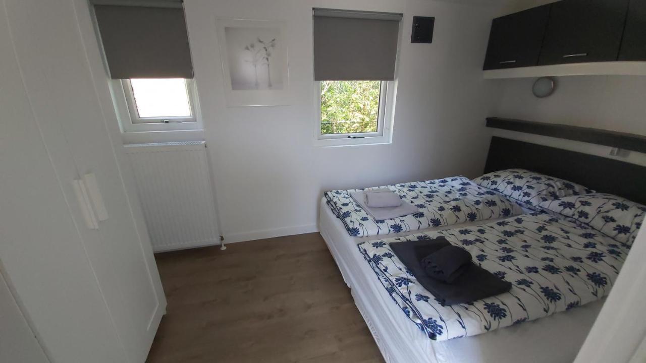 Ruim En Gezellig Chalet Voor 2 Personen Op De Veluwe Recreatiepark De Oude Driest Putten Exteriör bild