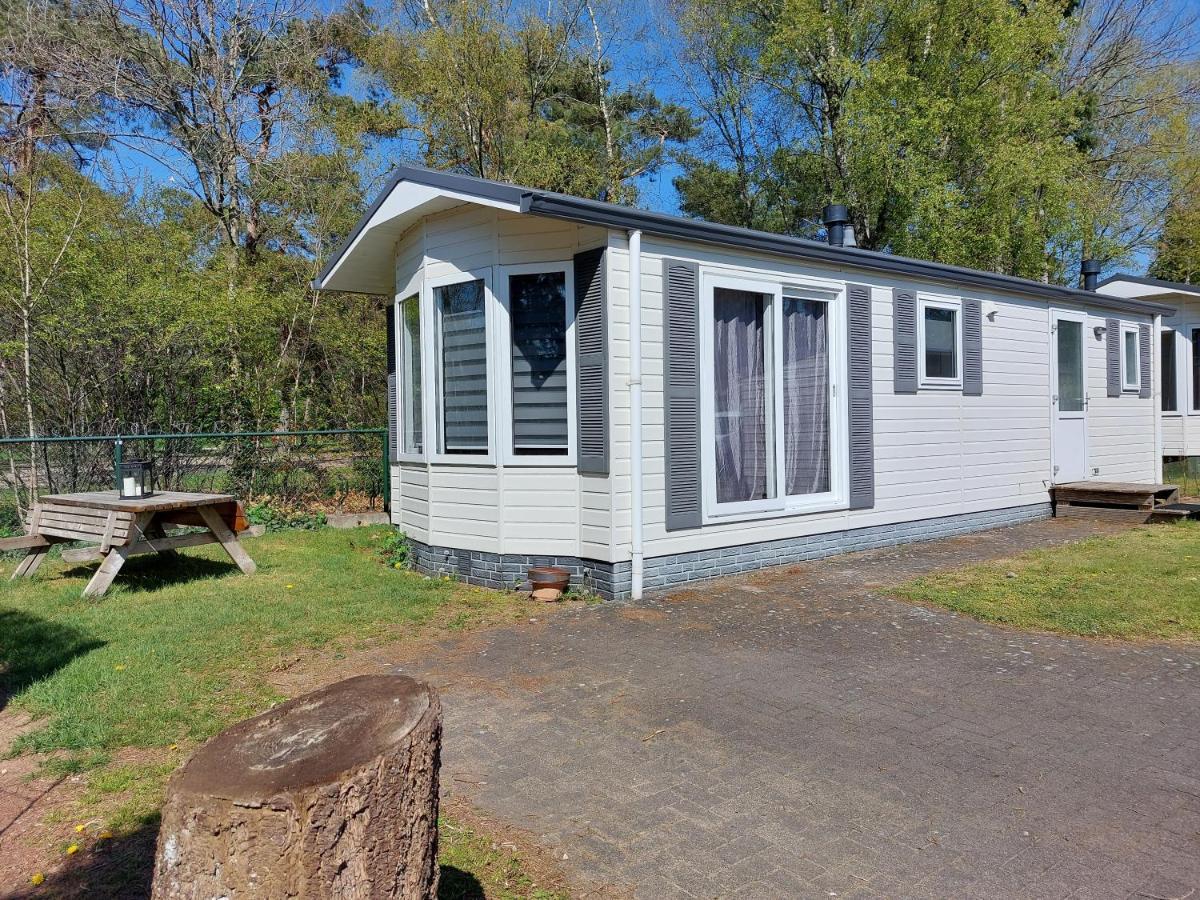 Ruim En Gezellig Chalet Voor 2 Personen Op De Veluwe Recreatiepark De Oude Driest Putten Exteriör bild